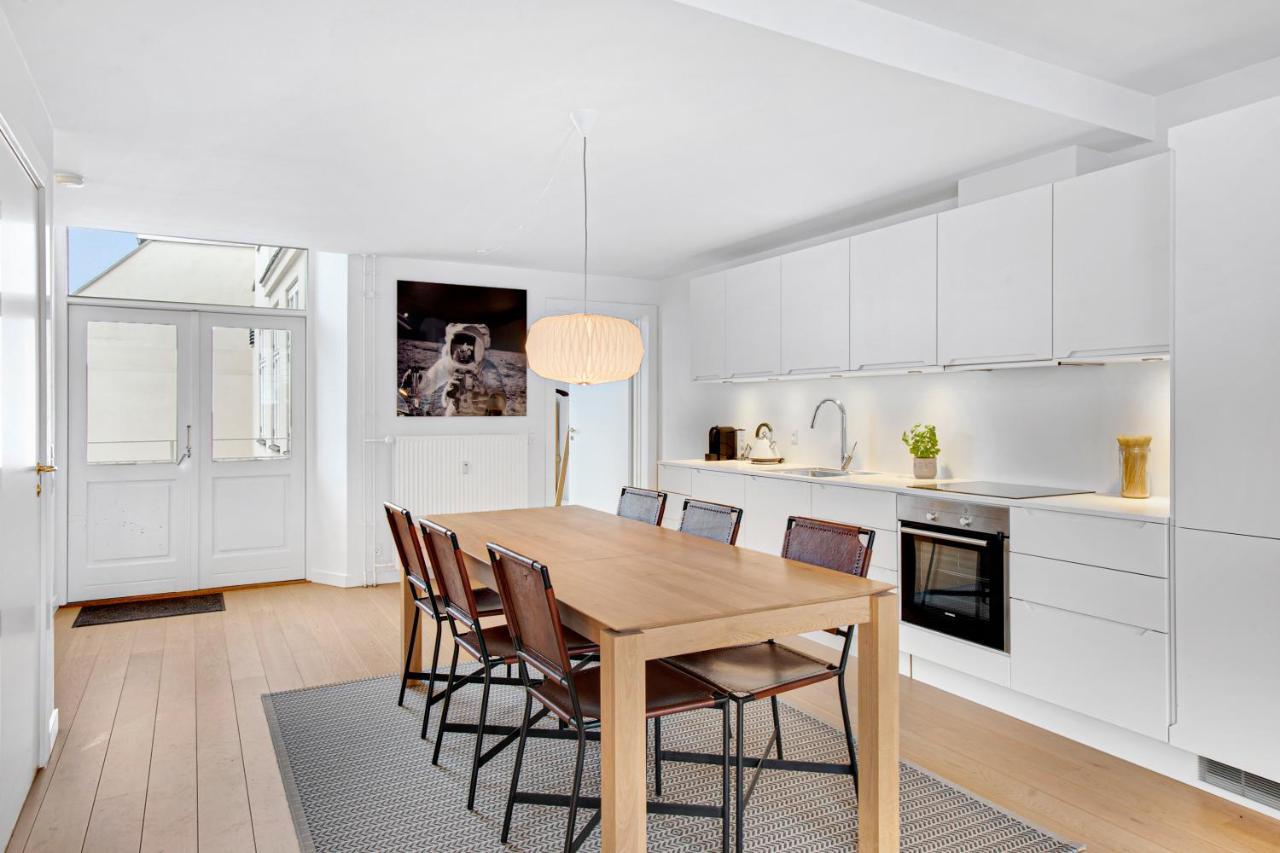 Sanders Monarch - Charming One-Bedroom Apartment With Two Balconies Copenhague Extérieur photo